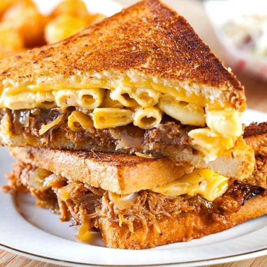 The Cheesy Mac ‘n’ Rib (AKA: #fullyloaded)